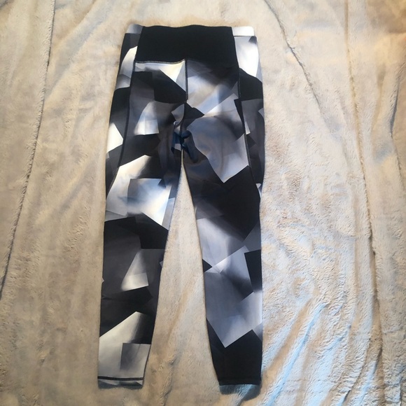 REEBOK Women SZ Small Black Printed Leggings - Picture 5 of 7